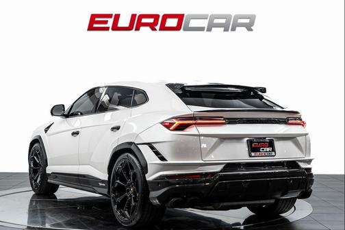 2024 Lamborghini Urus Performante