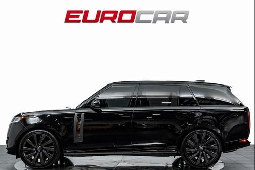 2025 Land Rover Range Rover P615 SV