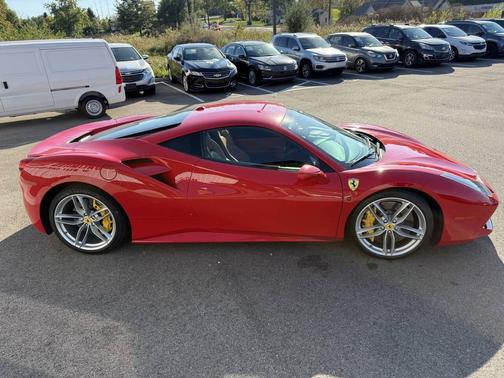 Red 2018 Ferrari 488 GTB Base 2dr Coupe