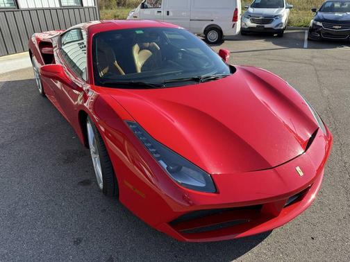 Red 2018 Ferrari 488 GTB Base 2dr Coupe