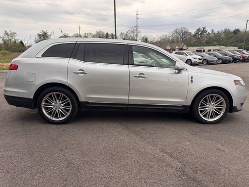 2019 Lincoln MKT Reserve