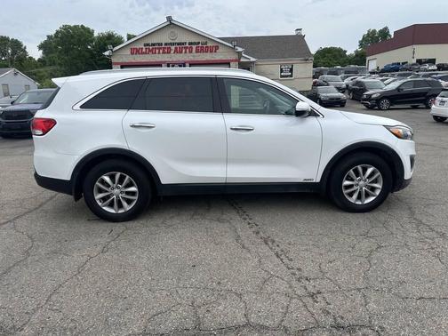 2017 Kia Sorento LX