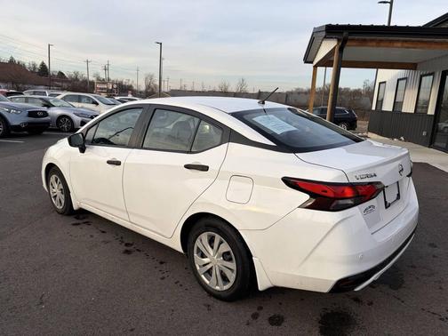 2021 Nissan Versa 1.6 S