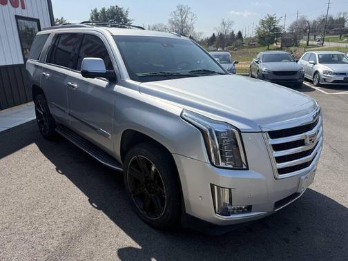 Radiant Silver Metallic 2017 Cadillac Escalade Luxury