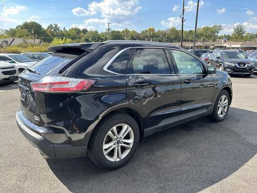 Black 2020 Ford Edge SEL