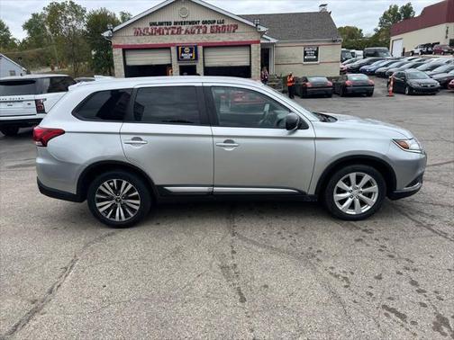 2020 Mitsubishi Outlander ES