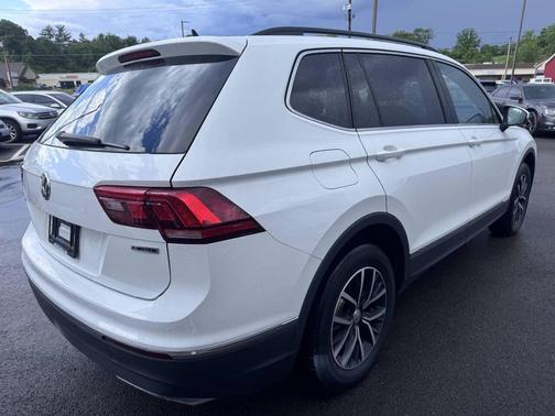 White 2021 Volkswagen Tiguan 2.0T SE 4MOTION