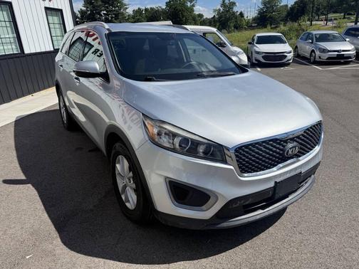 Sparkling Silver 2016 Kia Sorento LX