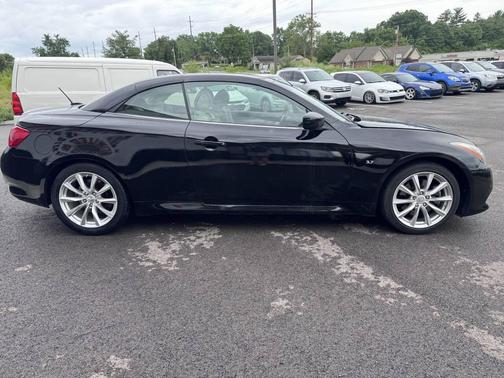 Black 2014 INFINITI Q60 Base