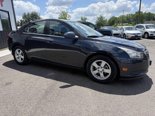 Blue 2014 Chevrolet Cruze 1LT