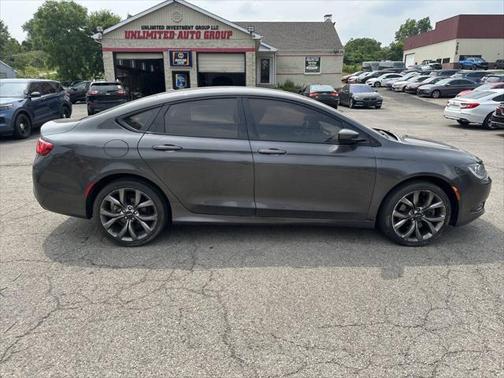 2016 Chrysler 200 S