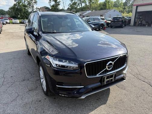 2017 Volvo XC90 T6 Momentum