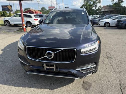 2017 Volvo XC90 T6 Momentum