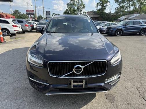 2017 Volvo XC90 T6 Momentum