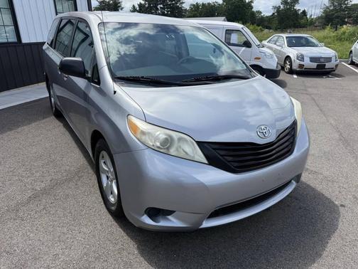 Silver Sky Metallic 2011 Toyota Sienna Base