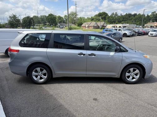 Silver Sky Metallic 2011 Toyota Sienna Base