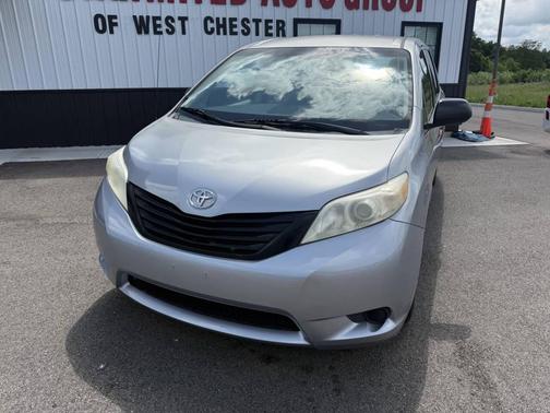 Silver Sky Metallic 2011 Toyota Sienna Base