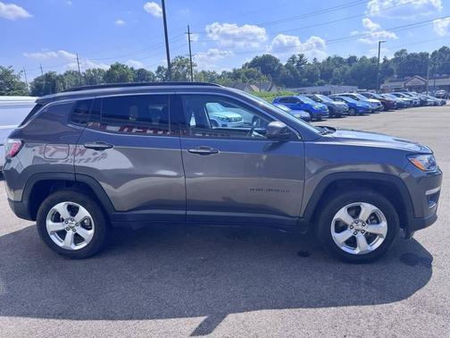Gray 2019 Jeep Compass Latitude