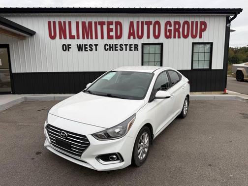 White 2021 Hyundai Accent SE 4dr Sedan CVT