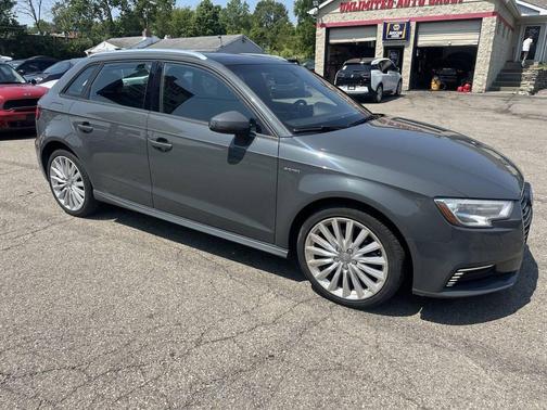 2017 Audi A3 e-tron 1.4T Premium