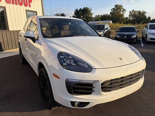2017 Porsche Cayenne Platinum Edition