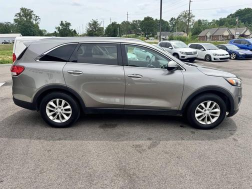 Titanium Silver 2018 Kia Sorento LX