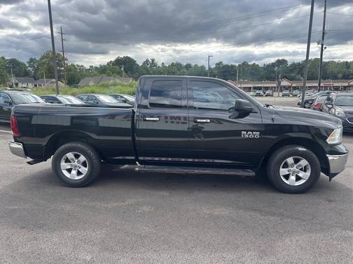 2017 RAM 1500 SLT