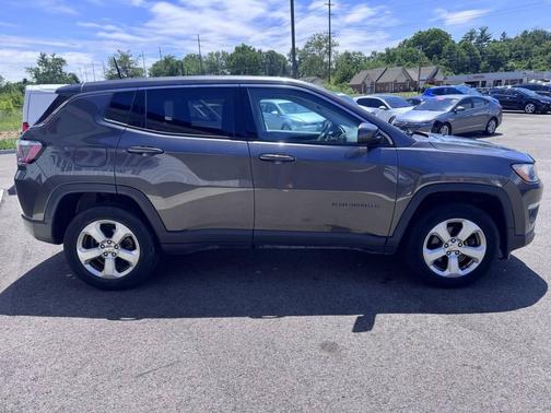Gray 2018 Jeep Compass Latitude