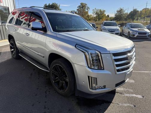 2017 Cadillac Escalade Luxury
