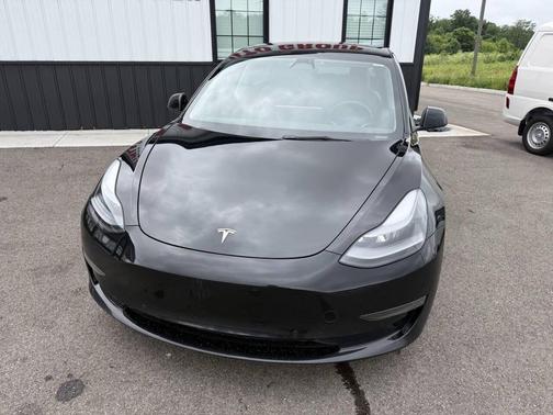 Black 2022 Tesla Model 3 Standard Range