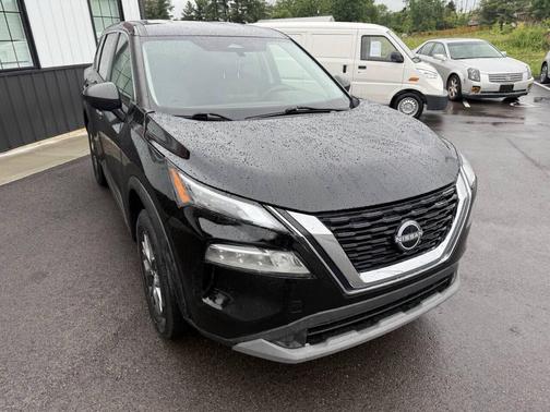 Black 2021 Nissan Rogue S