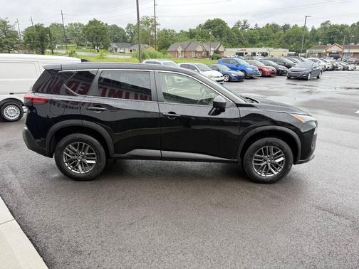 Black 2021 Nissan Rogue S