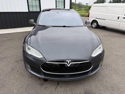 Gray 2015 Tesla Model S 70D