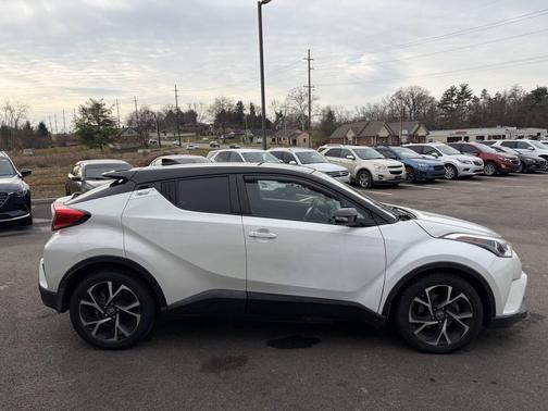 2019 Toyota C-HR XLE 4dr Crossover