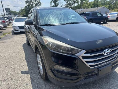 2017 Hyundai TUCSON SE