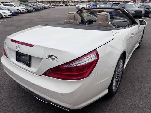 White 2013 Mercedes-Benz SL-Class SL 550 2dr Convertible