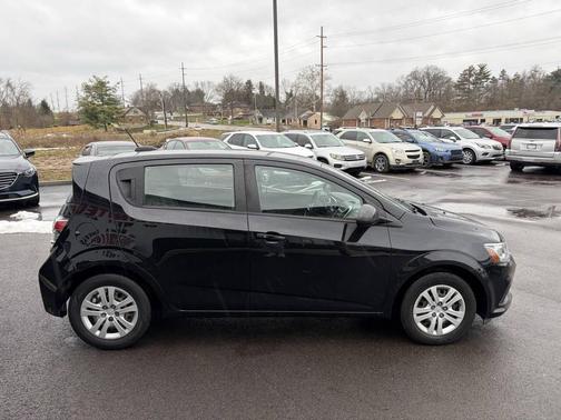 2020 Chevrolet Sonic LT 4dr Hatchback w/1FL