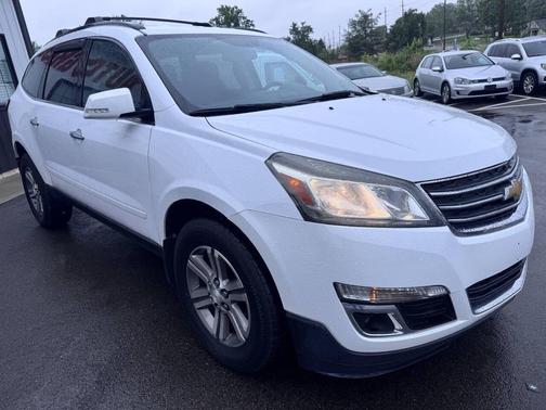 White 2016 Chevrolet Traverse 1LT