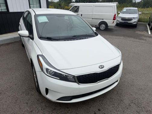 White 2017 Kia Forte LX