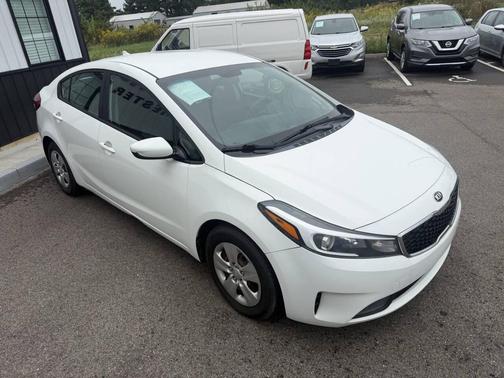 White 2017 Kia Forte LX