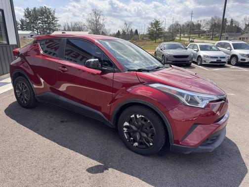 2019 Toyota C-HR LE 4dr Crossover