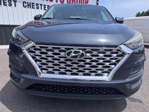 Gray 2019 Hyundai TUCSON SE