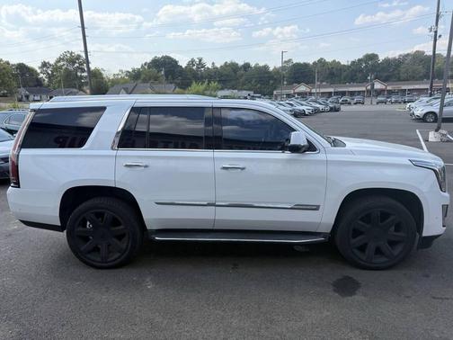 2017 Cadillac Escalade Luxury