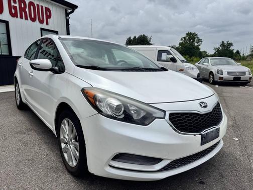 White 2014 Kia Forte LX