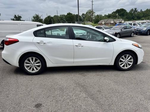 White 2014 Kia Forte LX