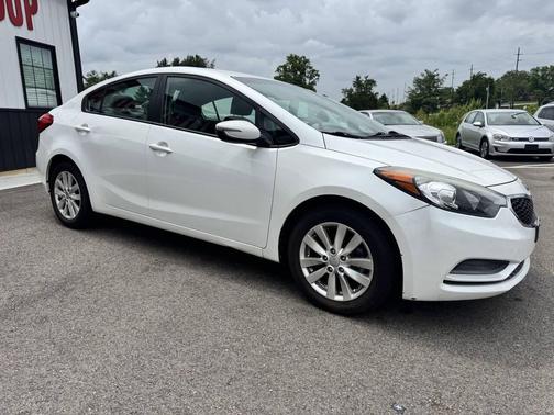 White 2014 Kia Forte LX