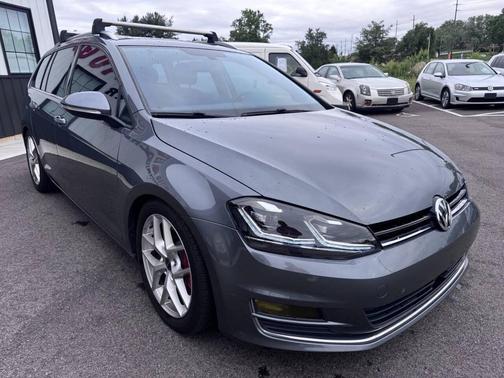 Platinum Gray Metallic 2017 Volkswagen Golf SportWagen TSI S