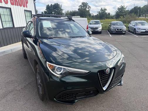 Verde Visconti Metallic 2019 Alfa Romeo Stelvio Sport