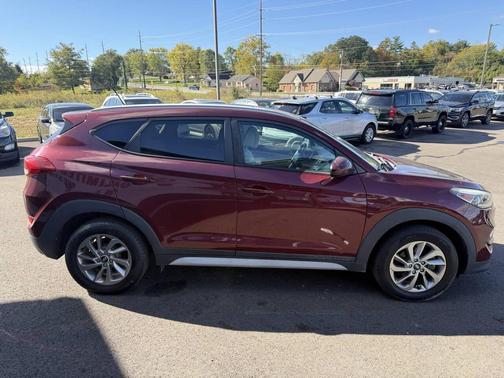 2017 Hyundai TUCSON SE
