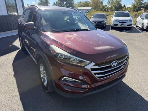 2017 Hyundai TUCSON SE